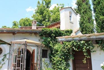 住宿加早餐  La Canonica Dei Fiori   Anna Fendi Country House