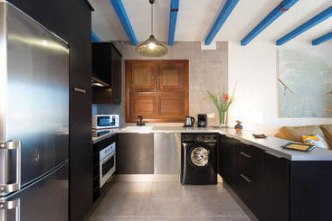 Casa Erques I Y Ii