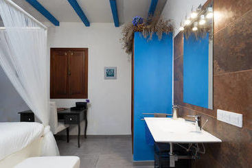 Casa Erques I Y Ii