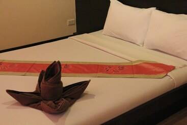 هتل Baan Vor Sumongkol Services Apartment