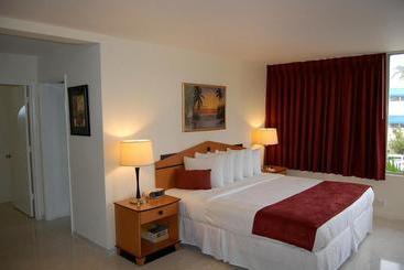 Alcazar Resort- Gay Mens Resort