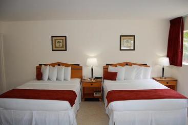 Alcazar Resort- Gay Mens Resort