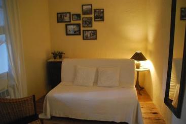 تختخواب و صبحانه La Maison Au Puits