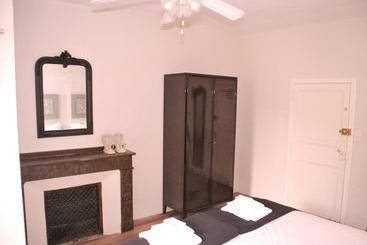 تختخواب و صبحانه La Maison Au Puits
