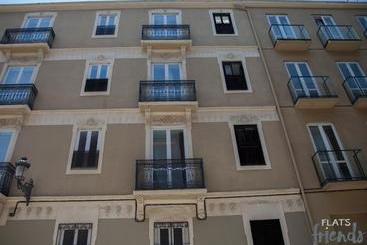 Flats Friends Torres Quart