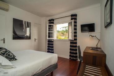 هتل B Lodge