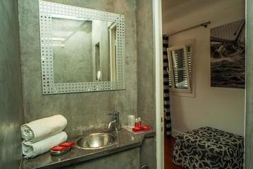 هتل B Lodge