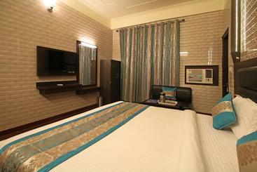 هتل Oyo 5540 Etiler
