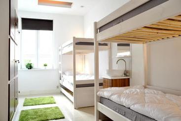 هتل Midtown Hostel