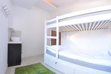 هتل Midtown Hostel