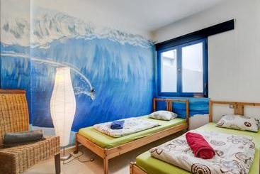 Red Star Surf   Hostel