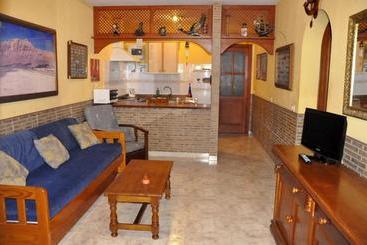 Red Star Surf   Hostel