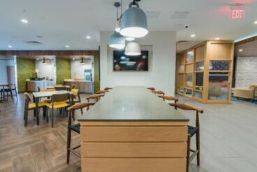 فندق Fairfield Inn & Suites By Marriott Gainesville I 75