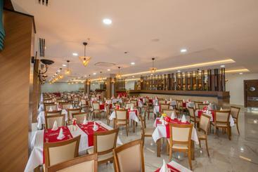 هتل Side Aquamarin Resort & Spa