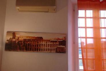 تختخواب و صبحانه Accomodation Roma Imperiale