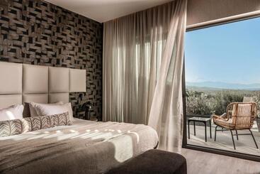 هتل Elegance Luxury Executive Suites  Adults Only