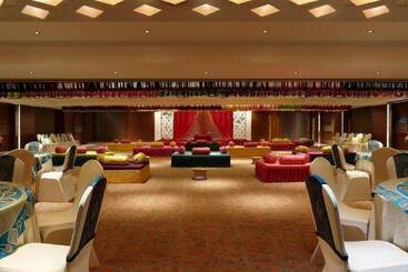 ホテル Grand Mercure Vadodara Surya Palace