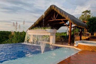 استراحتگاه Hacienda Combia