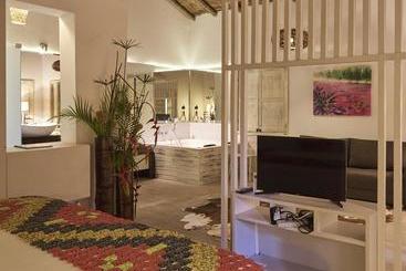 استراحتگاه Hacienda Combia