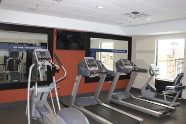 فندق Hampton Inn By Hilton Forsyth