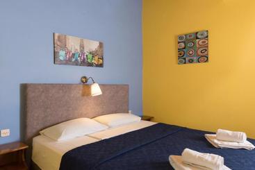 هتل Helena Apartments & Villas