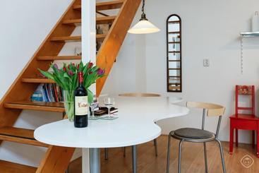 تختخواب و صبحانه Studio Boom Apartment