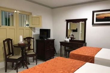 Hotel E La Calesa