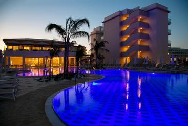 Vangelis Hotel & Suites