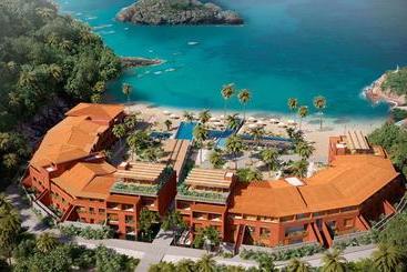 فندق El Careyes Club & Residences