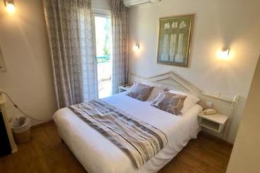 هتل Hôtel Méditerranée