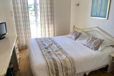 هتل Hôtel Méditerranée