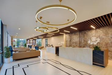 هتل Royal Lotus Ha Long Resort And Villas