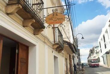 Villa Oropeza Hostel
