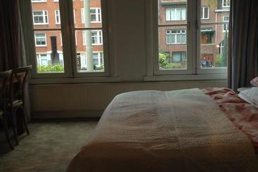 تختخواب و صبحانه Amsterdam The Blossom Room