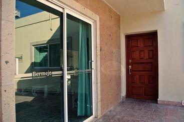 Bermejo Hostel & Backpackers