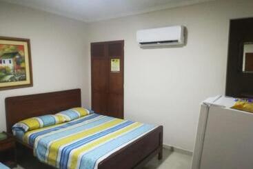 هتل Granada Inn