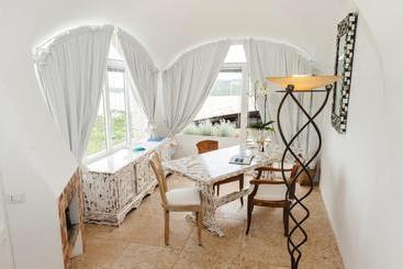 تختخواب و صبحانه Villa Anna