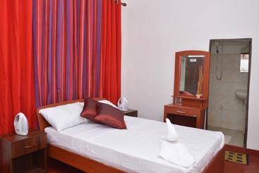 هتل Cinnamon Airport Residencies