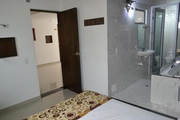 هتل Punto Dos Suites