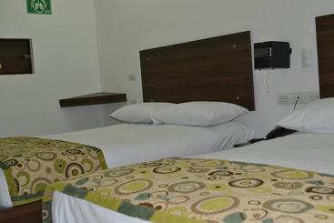 هتل Punto Dos Suites
