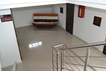 هتل Punto Dos Suites