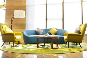 هتل Hampton By Hilton Beihai Station