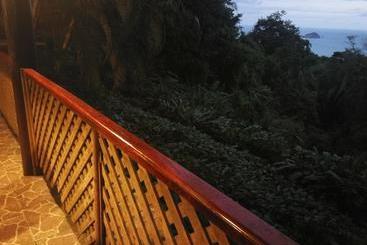 هتل Manuel Antonio Park House  Adults Only