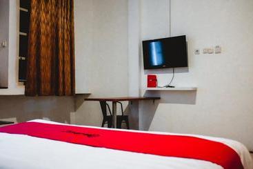 هتل Reddoorz Plus Near Palembang Indah Mall