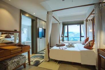 هتل Xishuangbanna Yajule City Golf