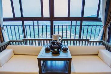 هتل Xishuangbanna Yajule City Golf