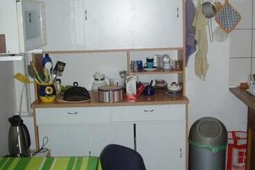 فندق صغير Gerry `s Backpacker
