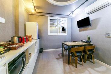 Sky Motel