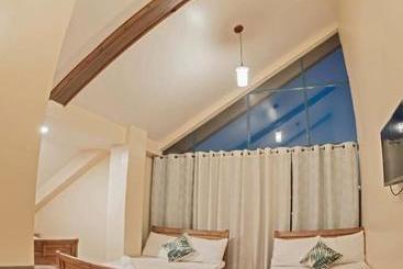 تختخواب و صبحانه The Half House By Elmar Cabin