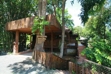 استراحتگاه Papa's Garden